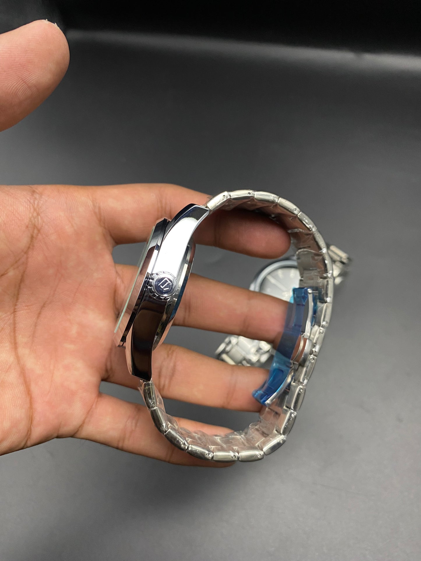 Elegant Precision Timepiece Premium Steel Edition