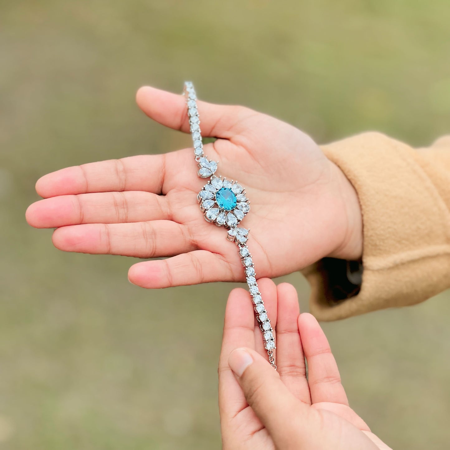 Flower Shape Adjustable Zircon Bracelet in Aqua Color