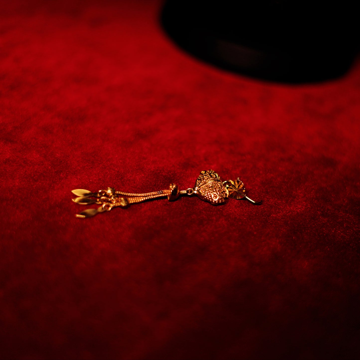 Lightweight Gold Plated Shining Necklace Set