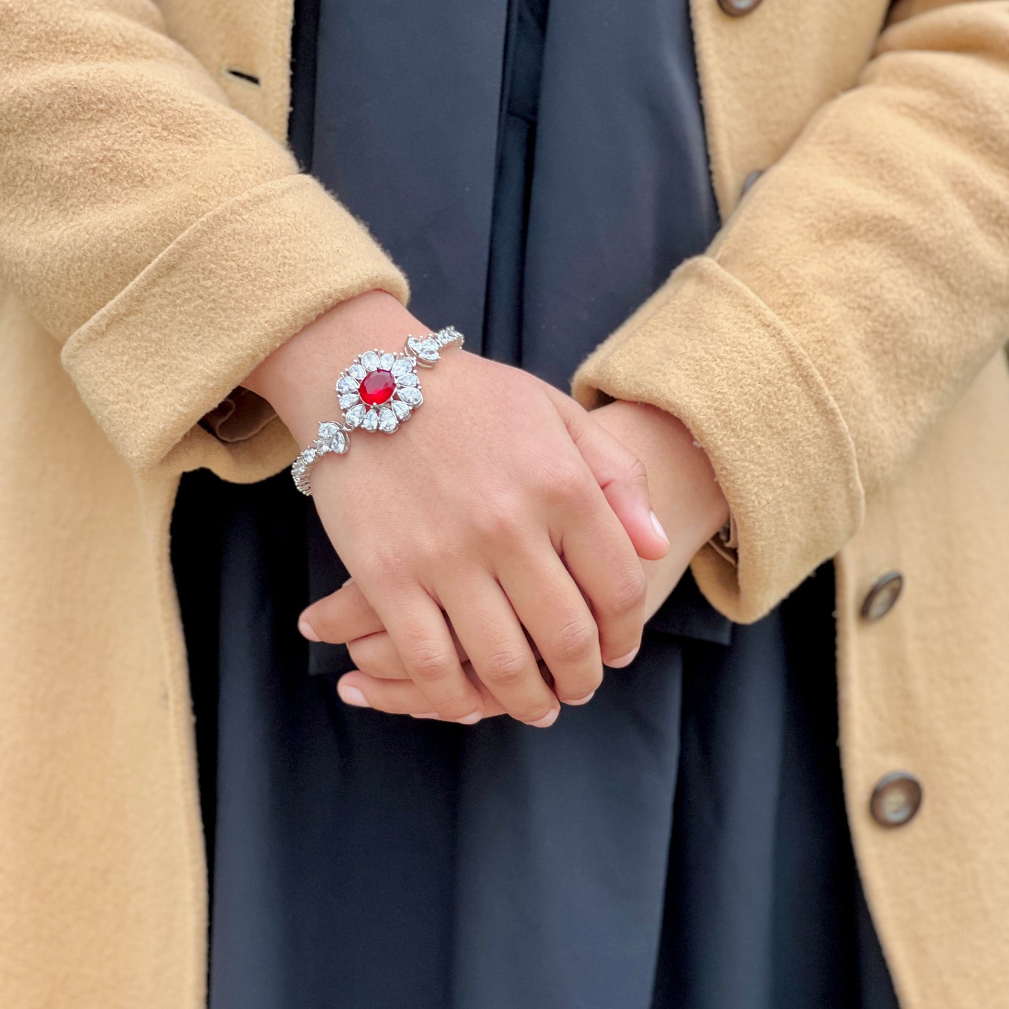 Flower Shape Adjustable Zircon Bracelet in Red Color