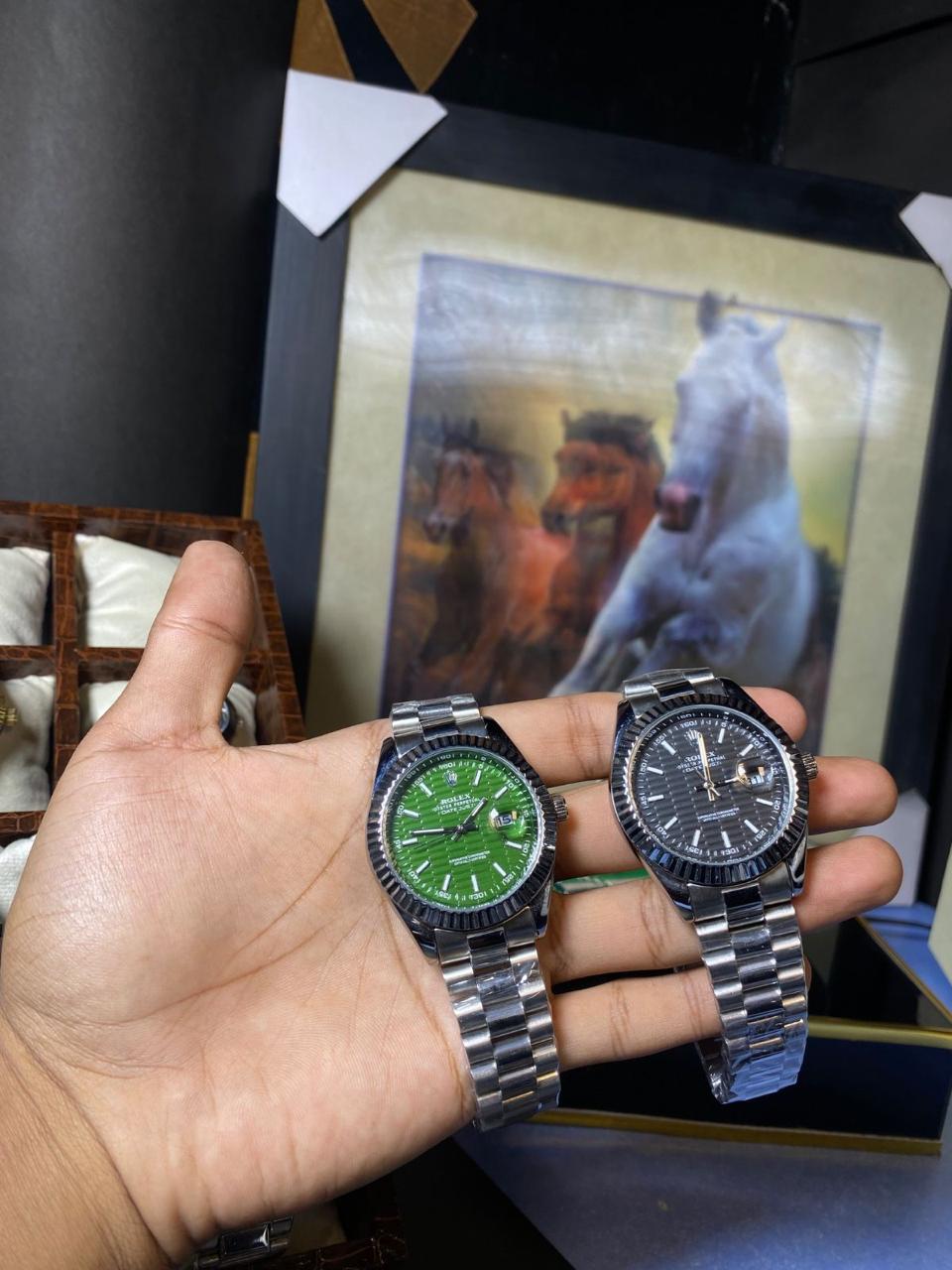 Classic Smooth Dial Edition Refined Minimalist Timepiece