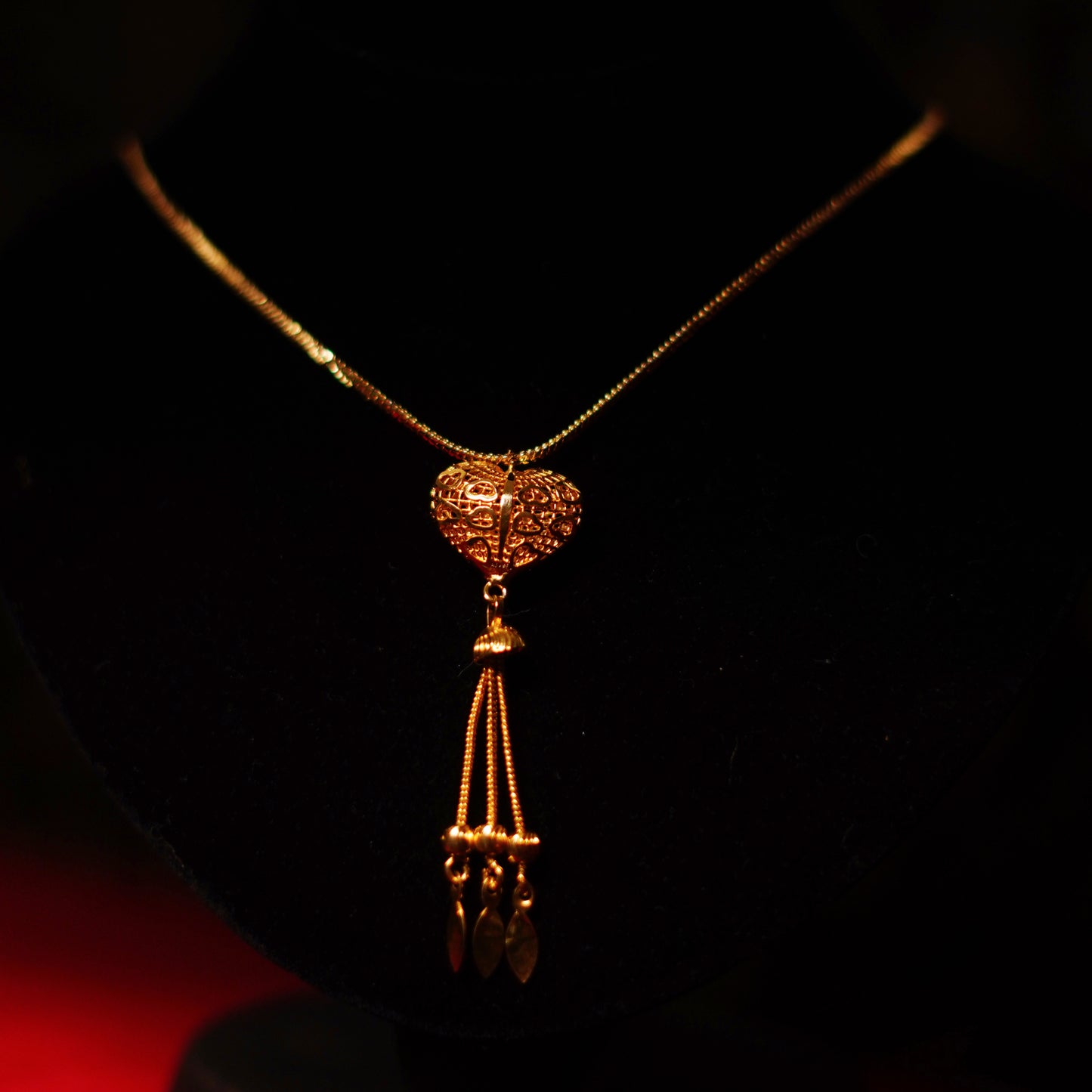 Lightweight Gold Plated Shining Necklace Set