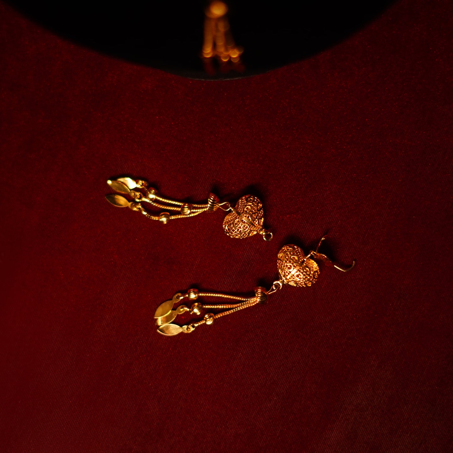 Lightweight Gold Plated Shining Necklace Set