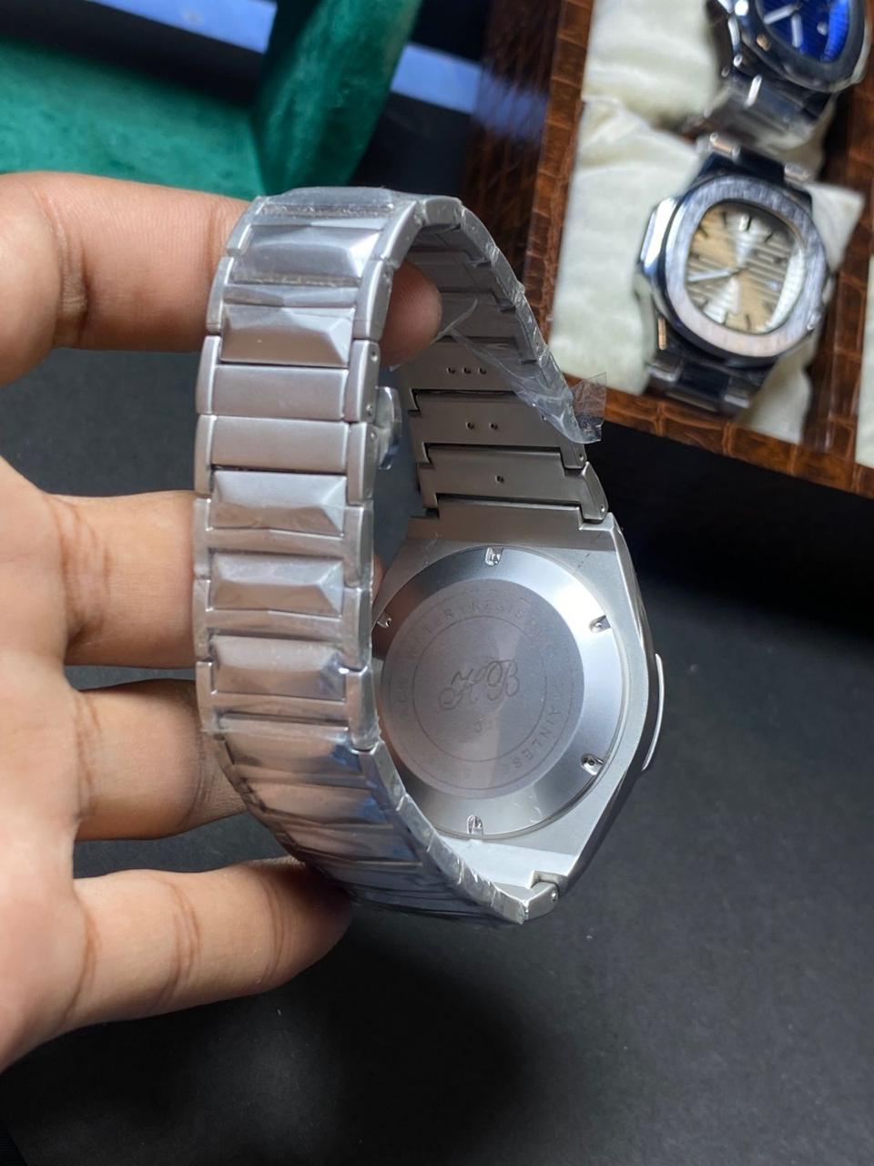 Heavyweight Bold Edition 175g Premium Watch