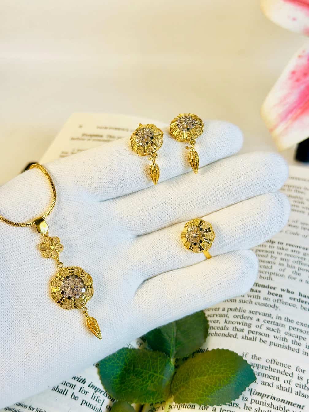 Gold Plated Round Floral Necklace Set