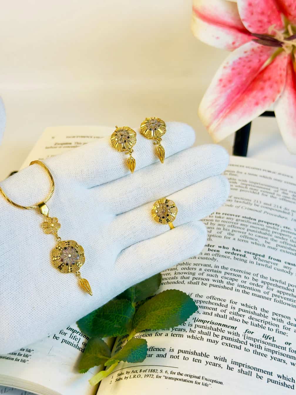 Gold Plated Round Floral Necklace Set